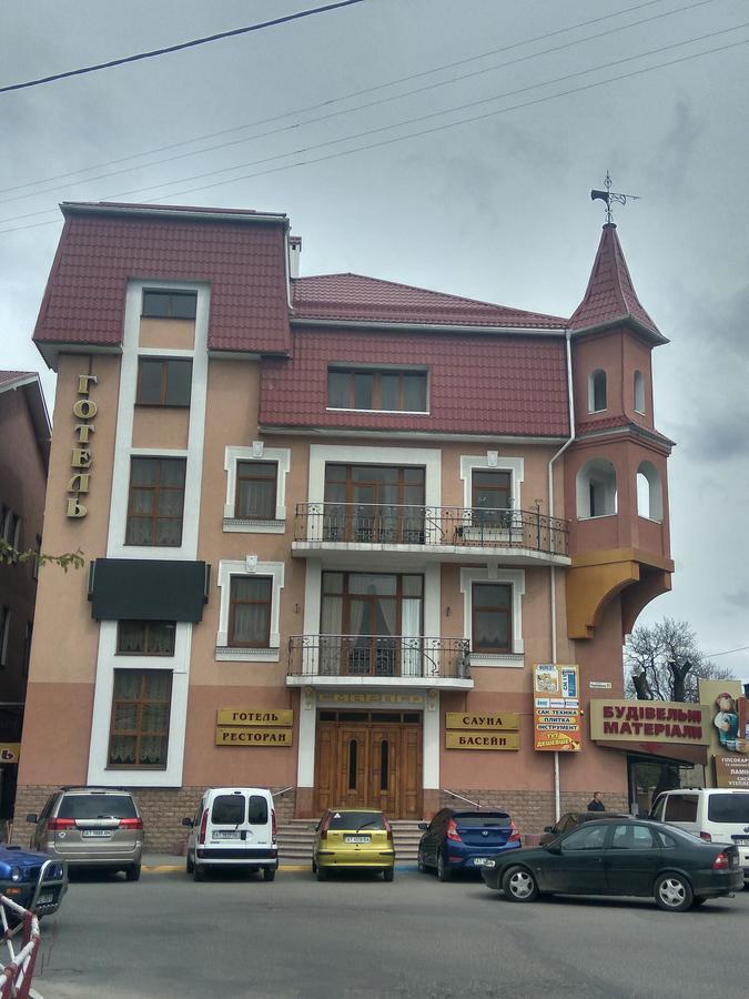 Hotel Smaragd Nadvirna Exterior foto